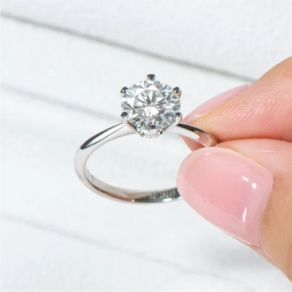 Certified 1ct Solitaire Moissanite Engagement Wedding Ring NEW - Picture 5 of 13